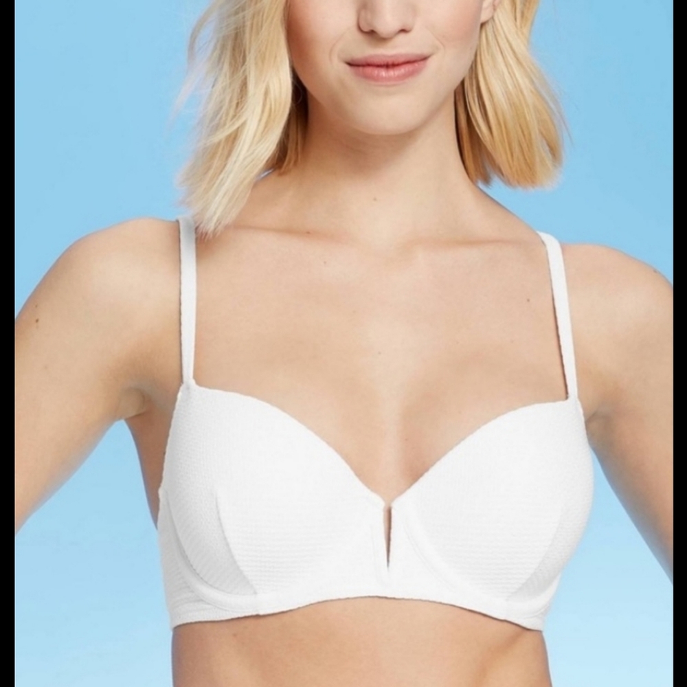 SALE 🌟 NWT Shade & Shore 34DD V Wire White Bikini Top